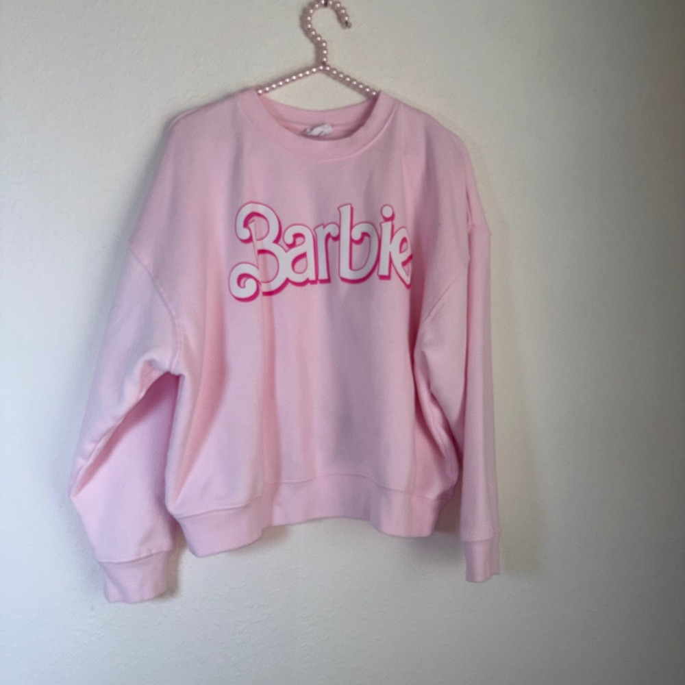 Barbie Sweatshirt Medium Pink Excellent Relaxed Fit Logo Pullover